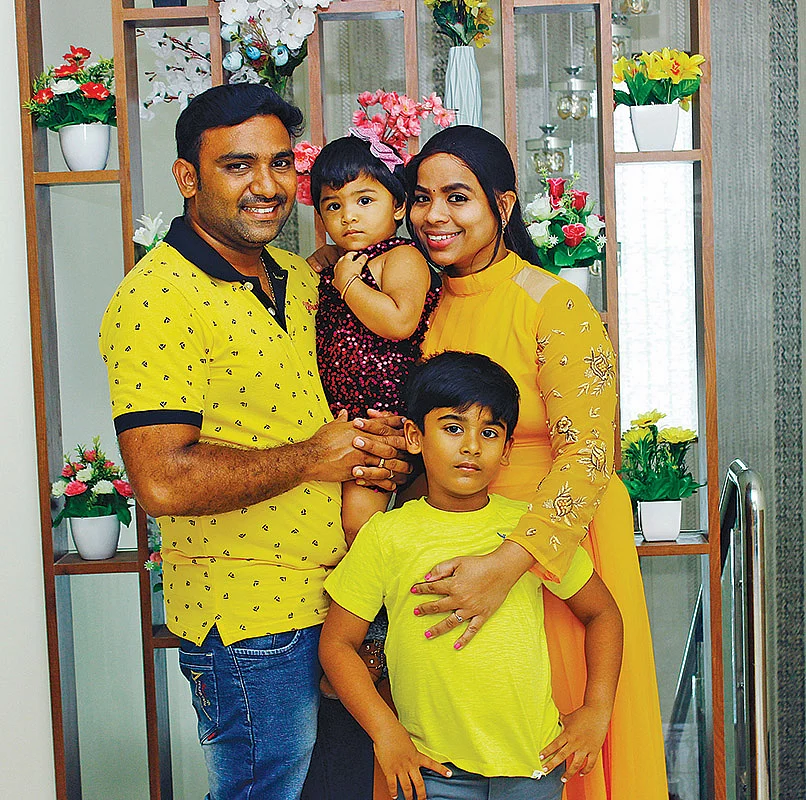 தேன்மொழி குடும்பத்தினர்