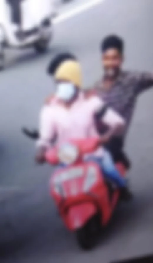 ஸ்கூட்டரில் சென்ற வழிப்பறிச் சிறுவர்கள்