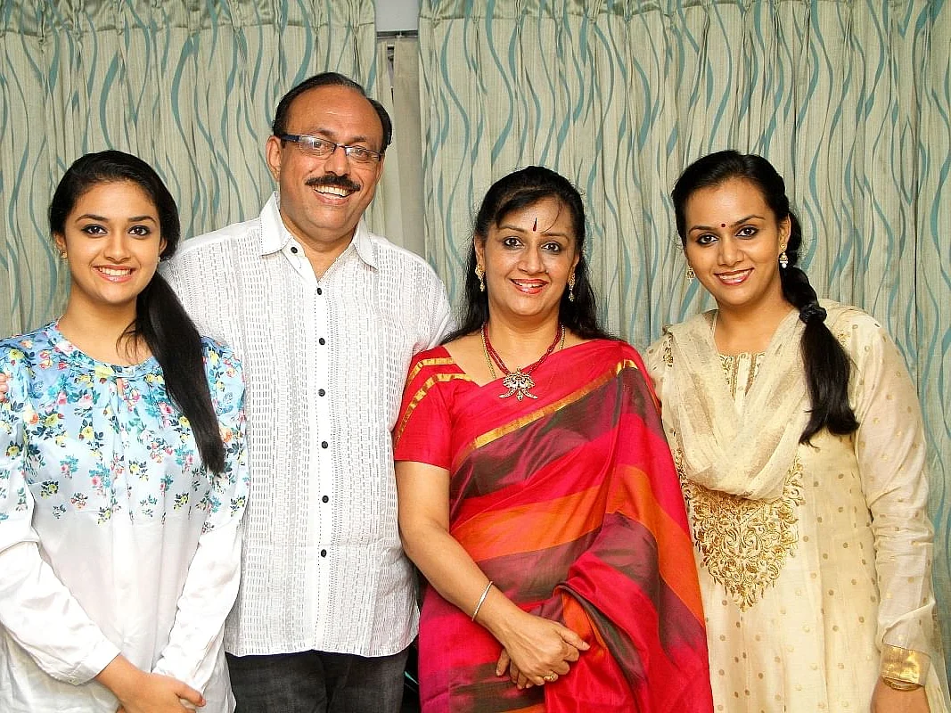 "தங்கச்சியா என்ன, ரஜினிக்கு ஜோடியா கூட நடிப்பா... ஏன்னா?" - கீர்த்தி சுரேஷ் அம்மா மேனகா சுரேஷ்!