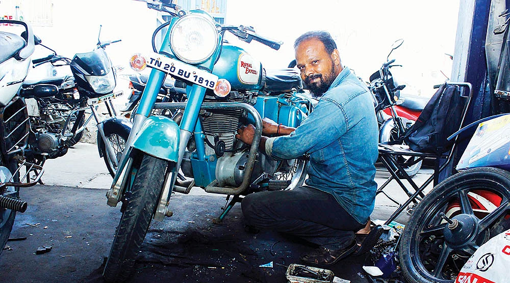 Mechanic Ajis