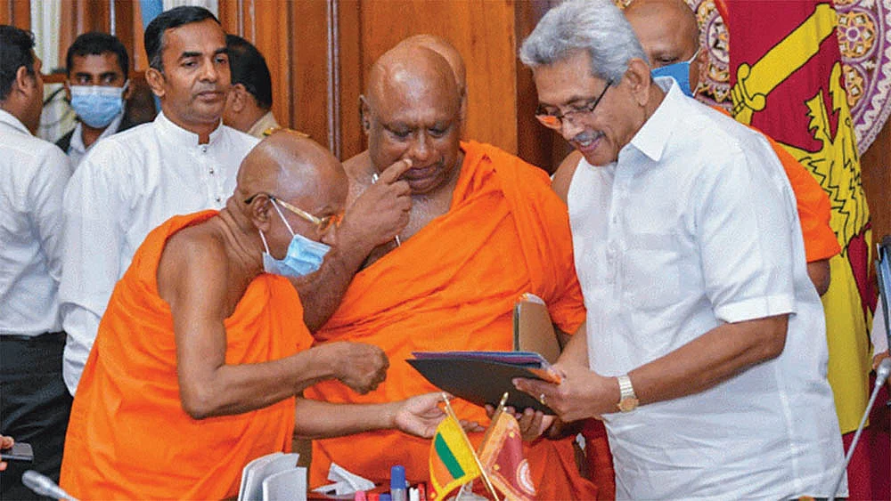 ஒரேநாடு ஒரே சட்டம்... எரியும் இனவாதத்தில் எண்ணெய்