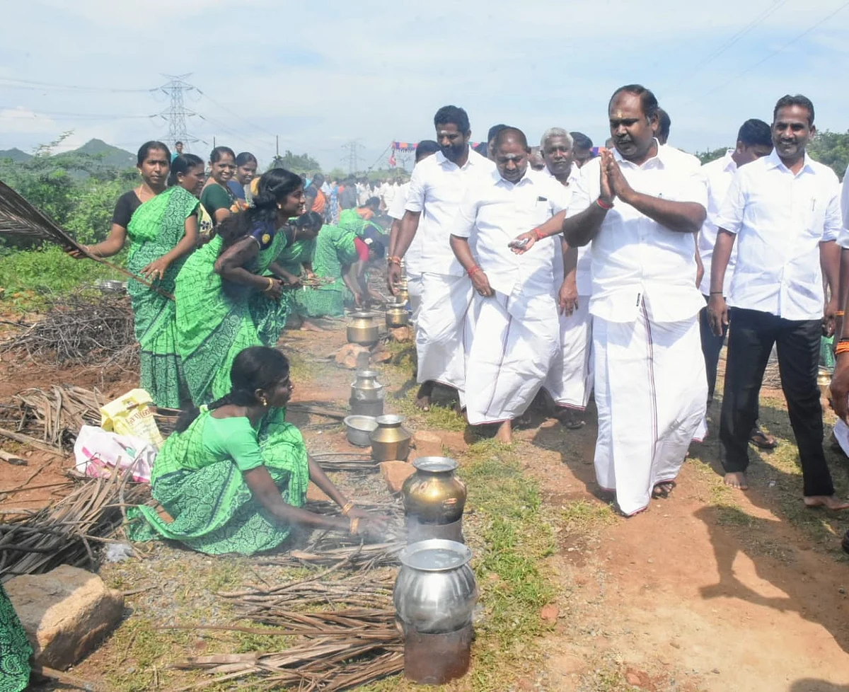 பொங்கல் வைத்து விழா