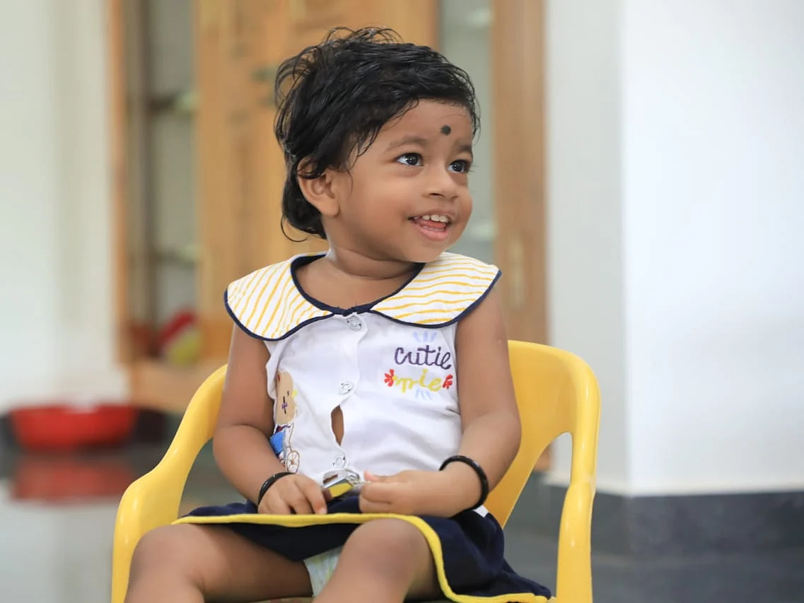 பாரதியின் உயிர்காக்க தேவை ₹2.7 கோடி; மகளுக்காகப் பாசப்போராட்டம் நடத்தும் பெற்றோர்!