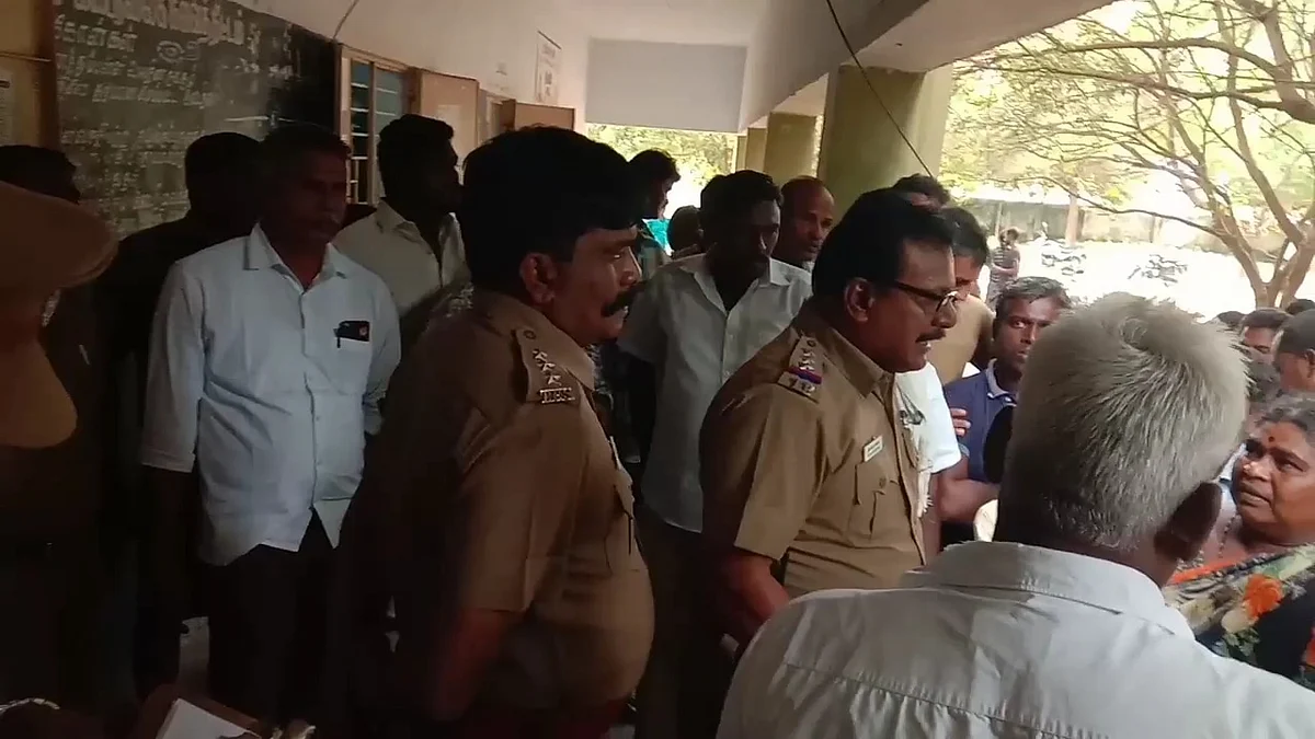 அரியலூர்: பாலியல் அத்துமீறல், இரட்டை அர்த்தப் பேச்சு - பள்ளி மாணவி புகாரால் சிக்கிய தமிழ் ஆசிரியர்!