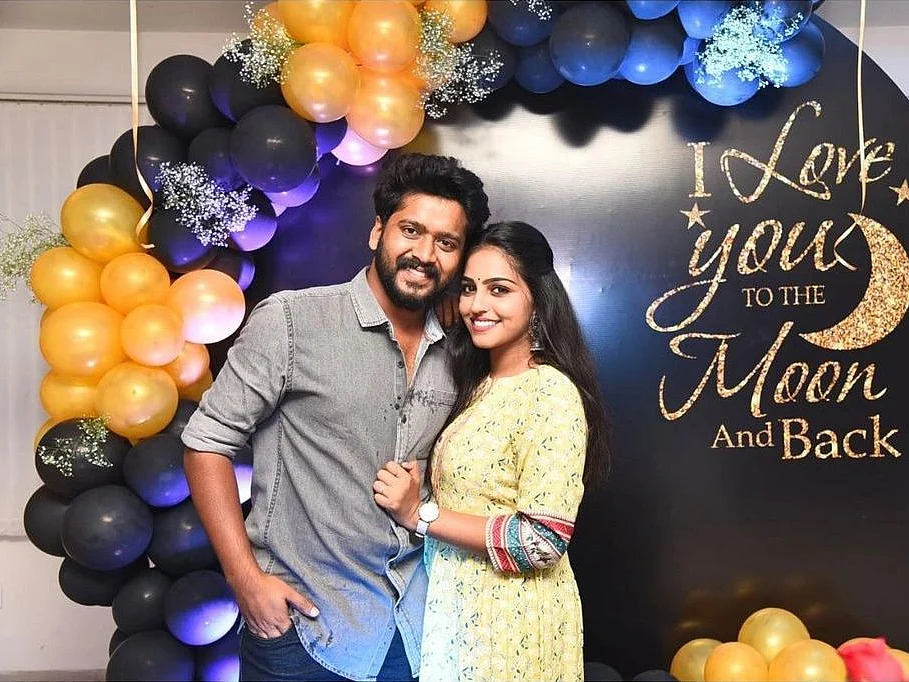 வெளிப்படையாகக் காதலை அறிவித்த அமல்ஜித் - பவித்ரா... களைகட்டும் சீரியல் ஜோடிகளின் திருமணங்கள்!