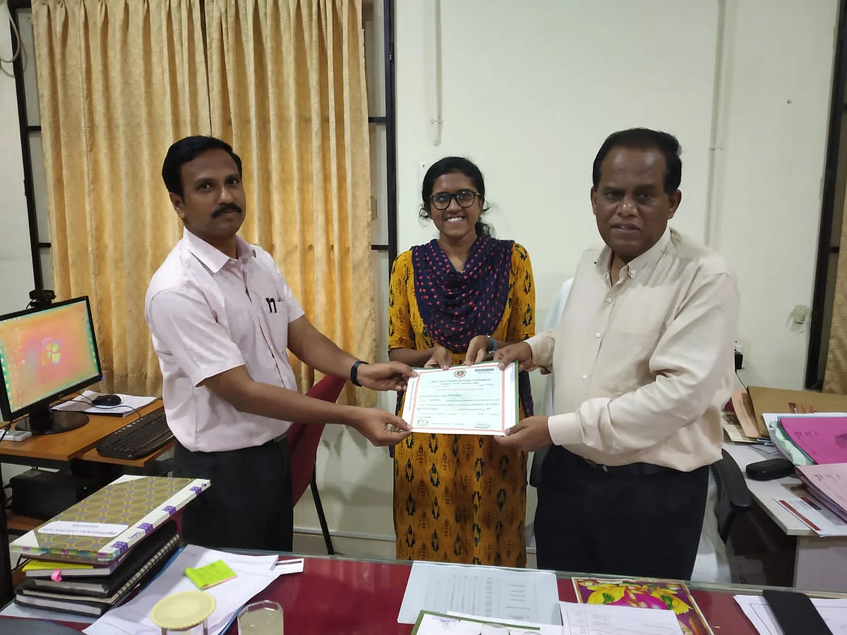 வேளாண் ஆராய்ச்சி உயர்படிப்பு நுழைவுத் தேர்வு; சாதித்த வனக்கல்லூரி மாணவிகள்!