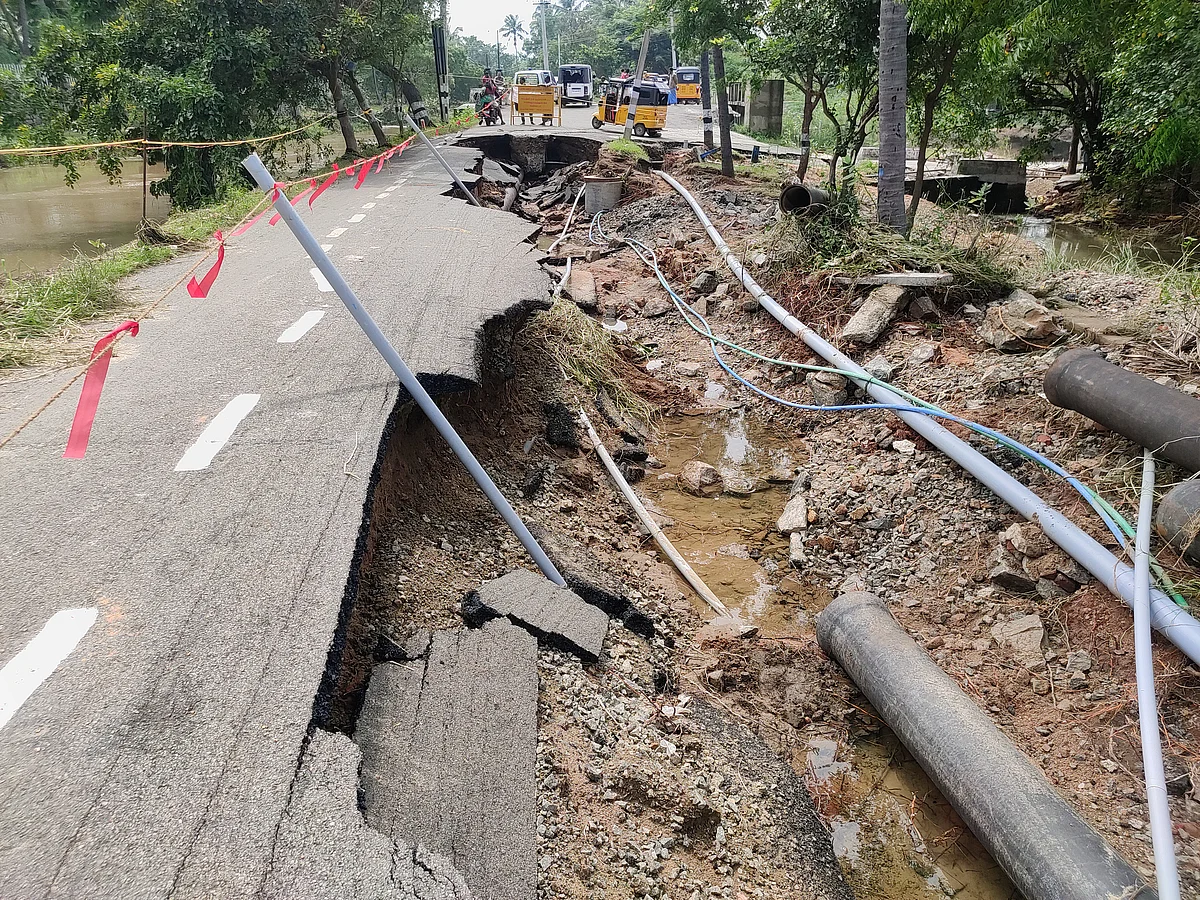 வெள்ளமடம்- தாழாக்குடி சாலை