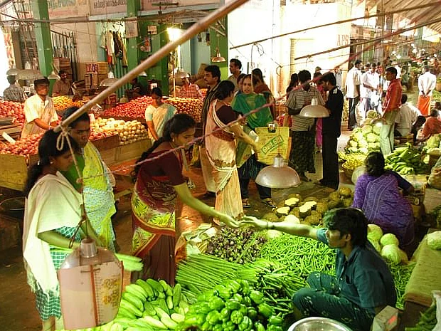 தக்காளி கிலோ ₹120, வெண்டைக்காய் ₹100; உச்சத்தில் காய்கறி விலை; எப்போது குறையும்?