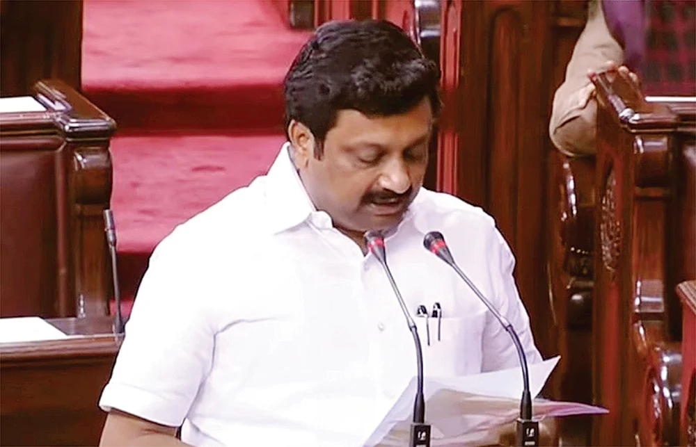 மிஸ்டர் கழுகு: தி.மு.க எம்.பி-யின் தனிநபர் துதி! - முகம் சுளித்த மூத்த எம்.பி-க்கள்...