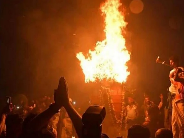 திருவண்ணாமலை தீபத்திருவிழா: விண்ணை முட்டிய 'அரோகரா' கோஷம்.