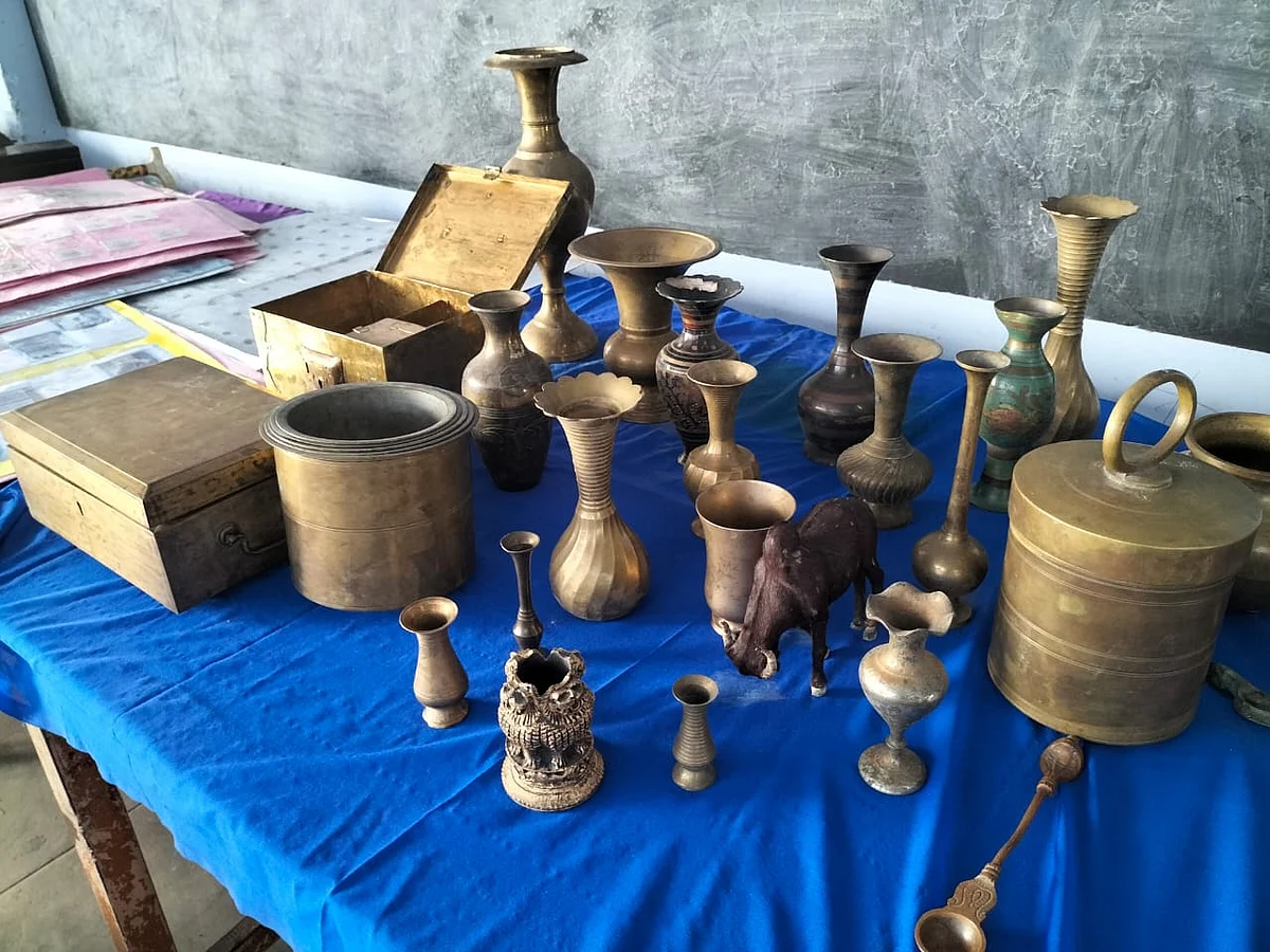 பழம் பொருட்கள்