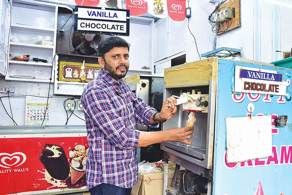 சசிக்குமார்