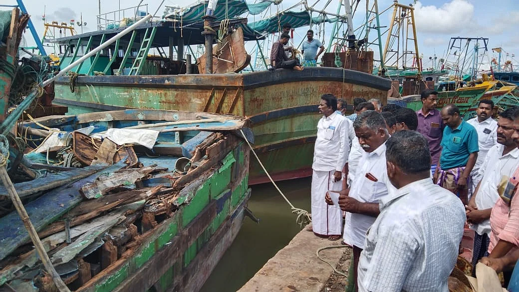 பழையாறு மீன்பிடி துறைமுகம்