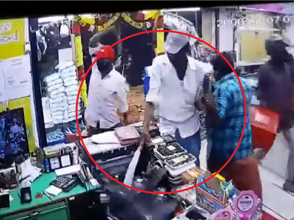 காஞ்சிபுரம்: `மாமூல் விவகாரம்: கடையை அடித்து நொறுக்கிய ரௌடிகள்!' - அச்சத்தில் காஞ்சிபுரம் மக்கள்