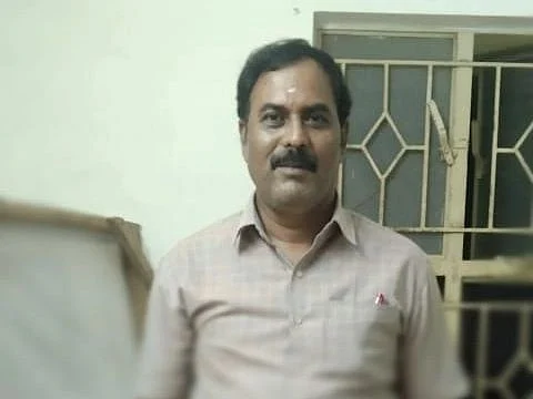 ஈரோடு: `1098’ சைல்டு ஹெல்ப்லைனுக்கு வந்த அழைப்பு! - பாலியல் புகாரால் சிக்கிய அரசுப் பள்ளி ஆசிரியர்