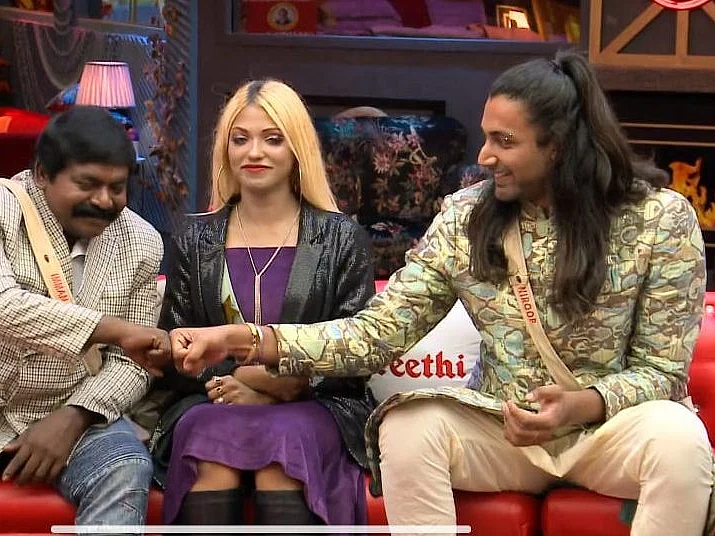 பிக் பாஸ் - 35: `நான் வளர்கிறேனே மம்மி' வருண், அபிஷேக் இல்லாததால் அடக்கிவாசிக்கிறாரா பிரியங்கா?
