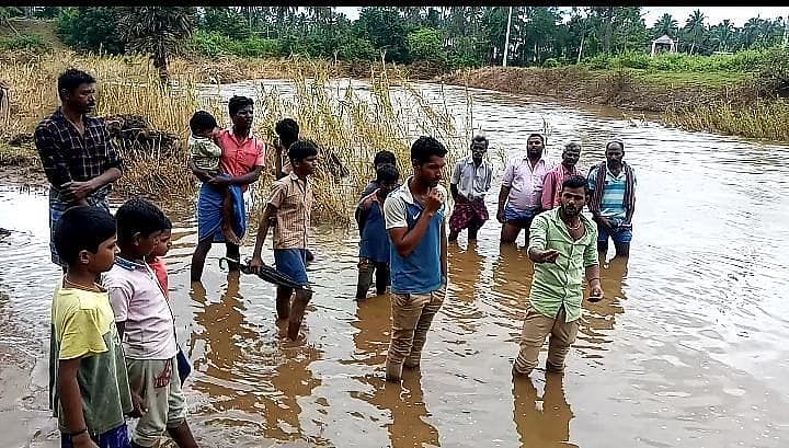 திருப்பத்தூர்: வெள்ளப்பெருக்கால் உடைந்து போன தடுப்பணை; வாழ்வாதாரம் இழந்து தவிக்கும் மக்கள்!