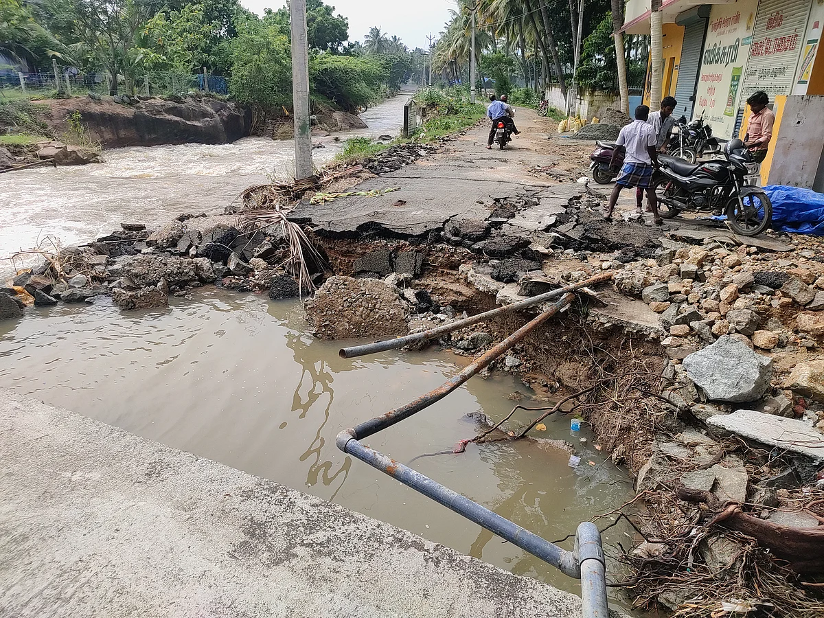 வெள்ளமடம்- தாழாக்குடி சாலை