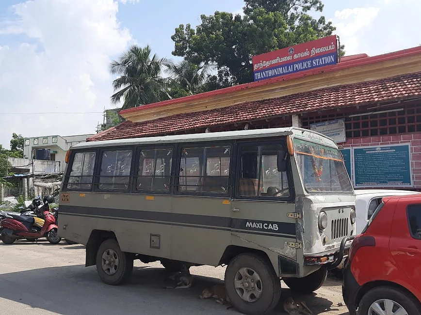 கரூர்: போக்குவரத்து ஆய்வாளர் உயிரிழப்பு; நேரில் சென்று நிவாரணத் தொகை வழங்கிய அமைச்சர்