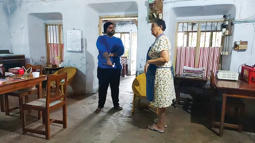 SHAREபட்டா பரம்பரை: “மனிதர்களைப் படிச்சா வாழ்க்கையைப் புரிஞ்சுக்கலாம்!”
