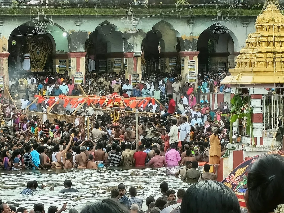 மயிலாடுதுறை துலா உற்சவம் - கடைமுழுக்குத் தீர்த்தவாரி கோலாகலம்!