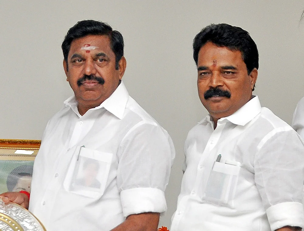 எடப்பாடி பழனிசாமியுடன் இளங்கோவன்