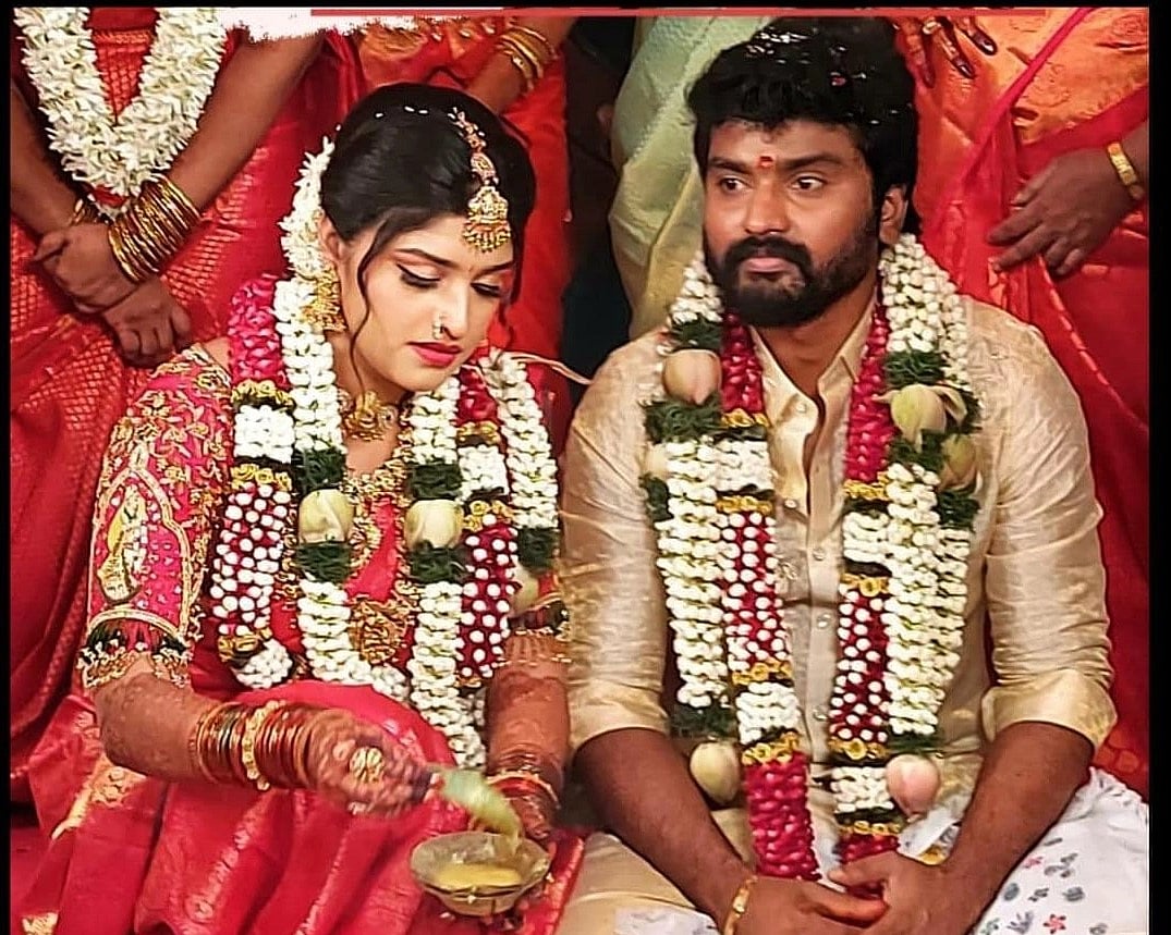 தமிழ் கற்றுக்கொடுத்ததில் மலர்ந்த காதல்; சித்து - ஸ்ரேயா லவ் ஸ்டோரி!