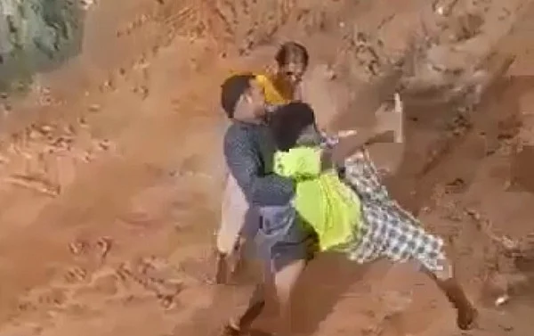 கோபாலை தூக்கு வீசும் காட்சி