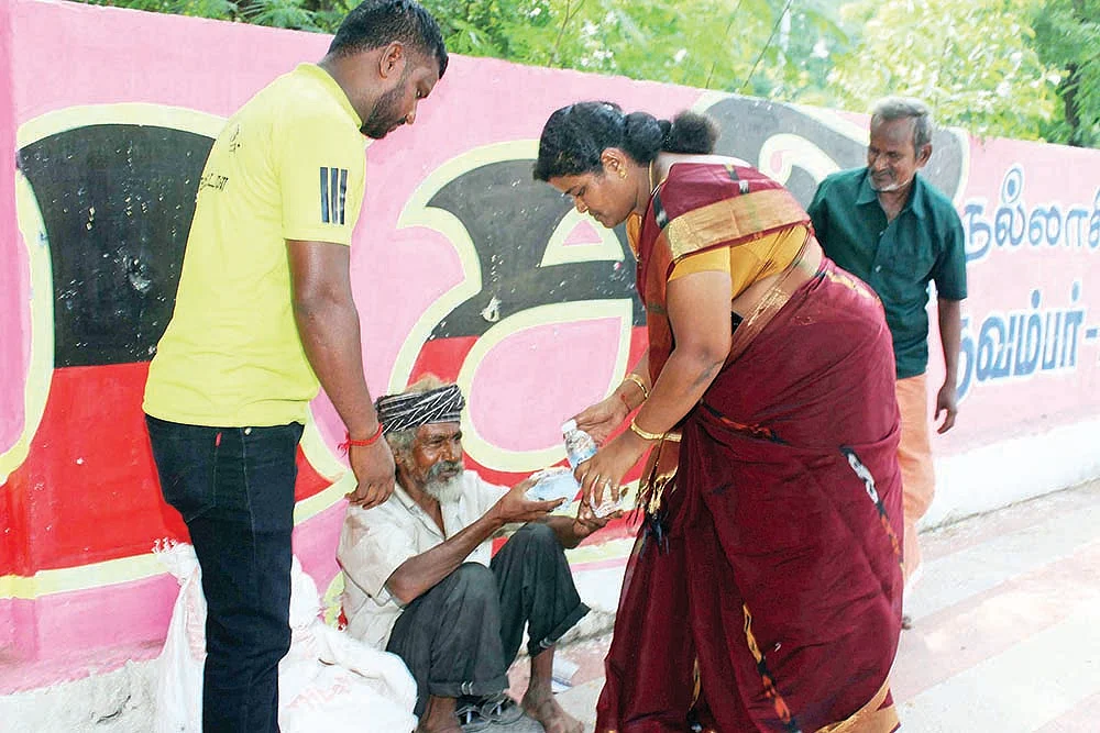 “உணவு கொடுத்தோம்... உயிர் வளர்த்தோம்!”
