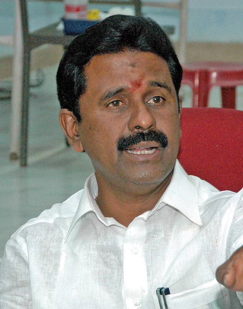வழிதெரியாமல் தவிக்கும் வழிகாட்டுதல் குழு! - தடுமாறும் அ.தி.மு.க!