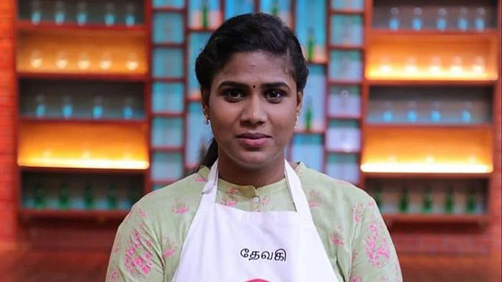 அவள் ONLINE