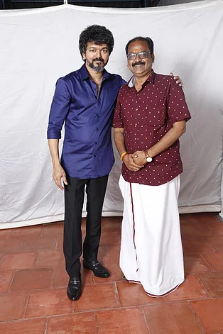 நிர்வாகியுடன் விஜய்