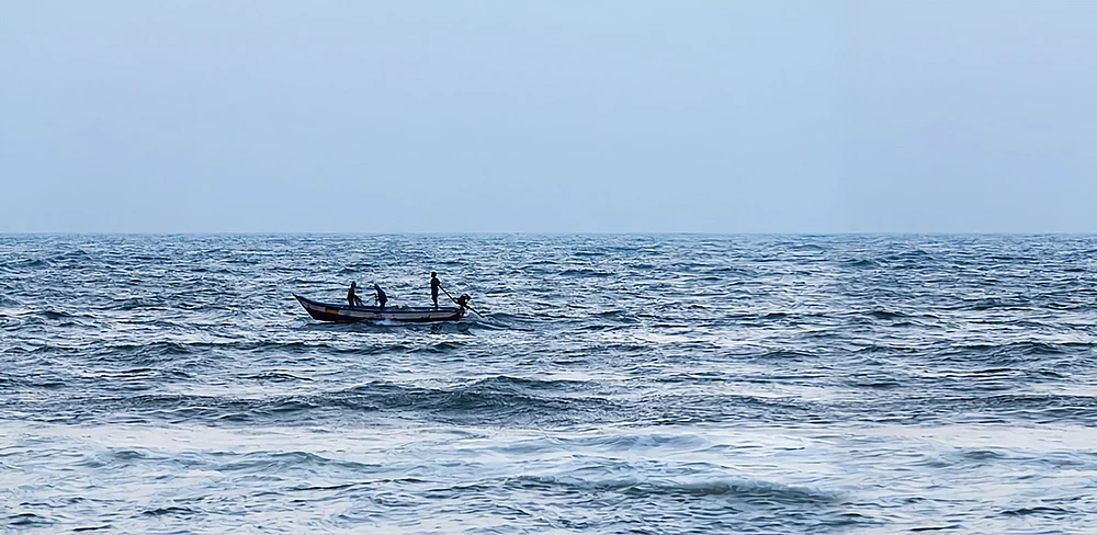 தமிழக மீனவர்கள், இந்திய மீனவர்கள் இல்லையா?