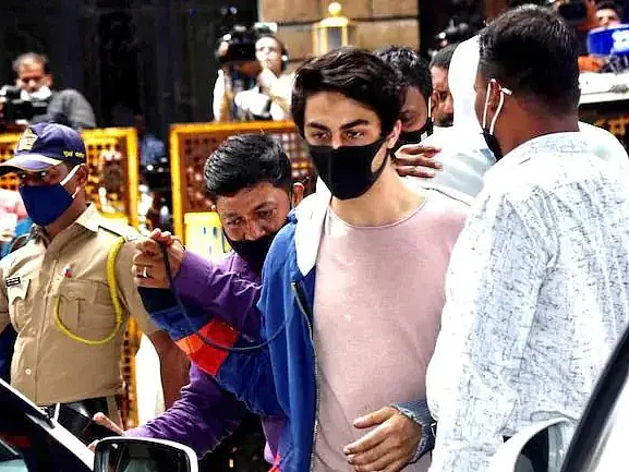 ஆர்யன் கான் ஜாமீனில் விடுவிக்கப்பட்டது ஏன்?! - உயர் நீதிமன்ற தீர்ப்பில் வெளியான தகவல்