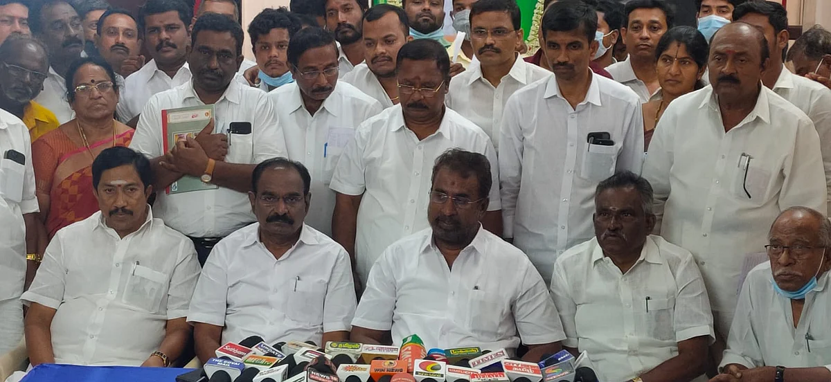 எஸ்.பி.வேலுமணி
