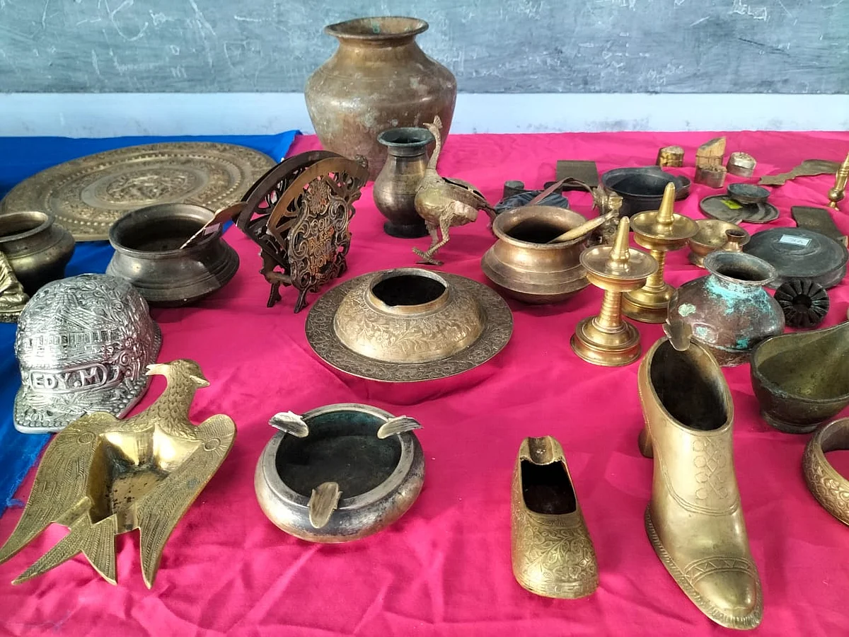 பழம் பொருட்கள்