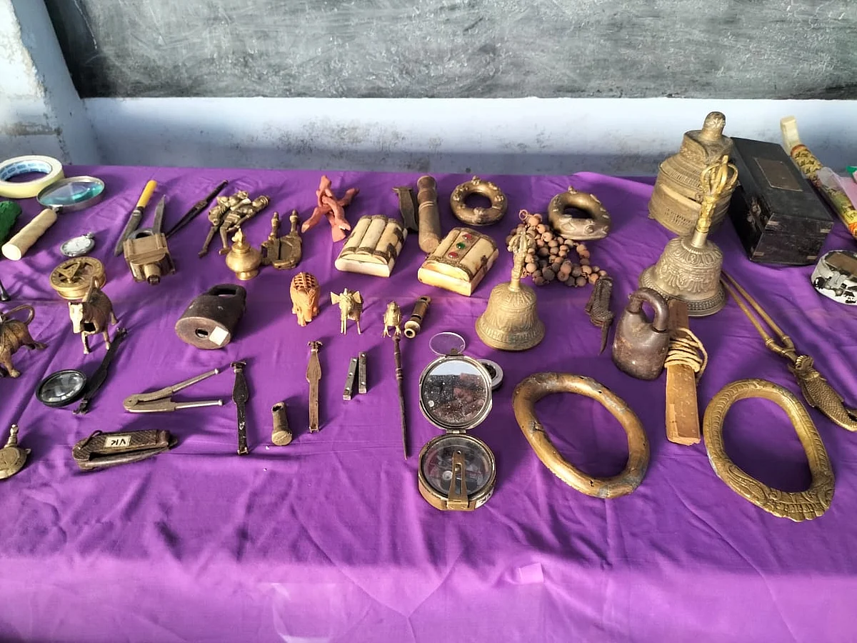 பழம் பொருட்கள்
