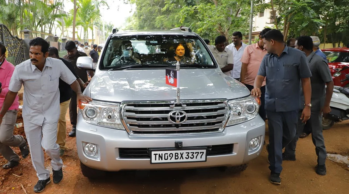 சுற்றுப்பயணத்தில் சசிகலா