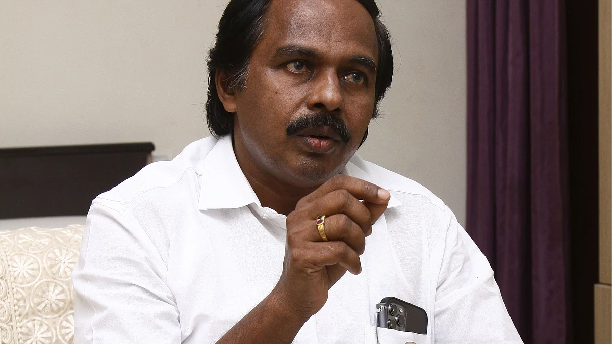 மனோ தங்கராஜ்...