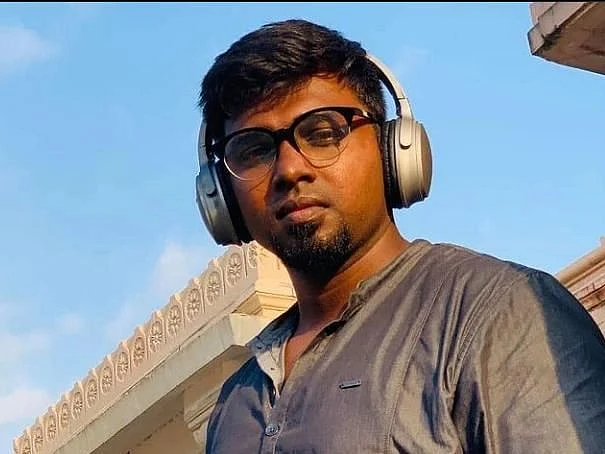 கோவை: பள்ளியைவிட்டு விலகியும் டார்ச்சர்; மாணவிக்குப் பாலியல் தொல்லை கொடுத்த ஆசிரியர் கைது!