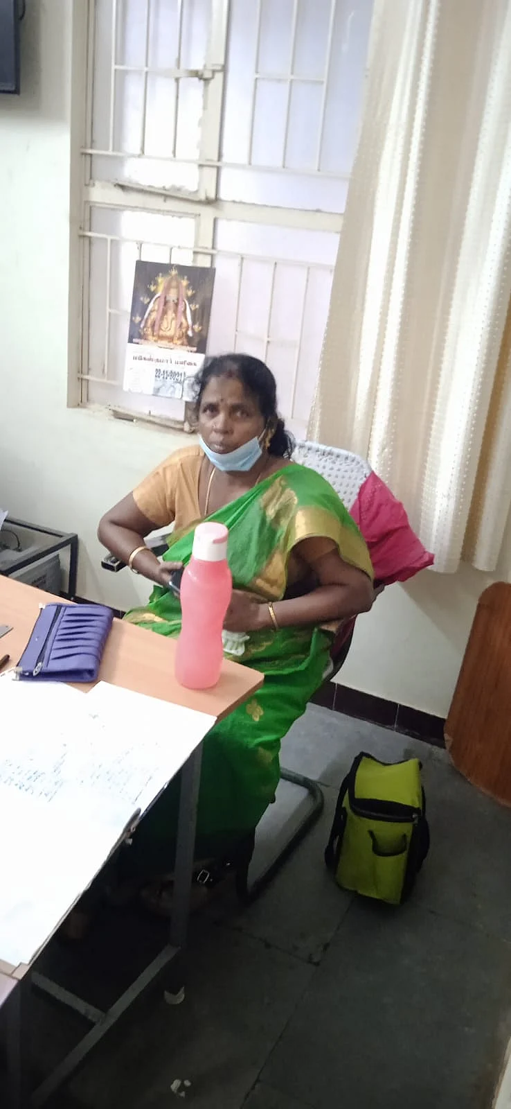 தலைமை ஆசிரியர் ராஜேஸ்வரி