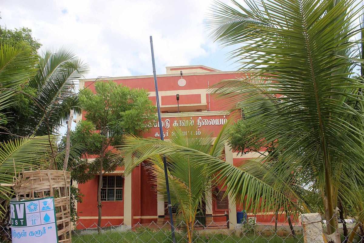 கரூர் மாணவி தற்கொலை விவகாரம்: காத்திருப்போர் பட்டியலில் வைக்கப்பட்ட ஆய்வாளர்! - நடந்தது என்ன?