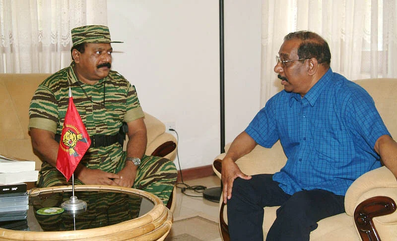 பிரபாகரன் - பாலசிங்கம்