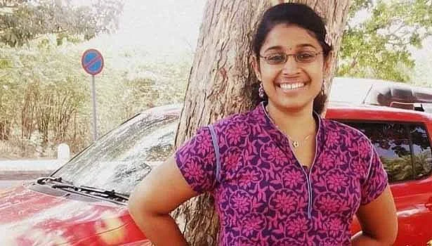 “மூக்கையும் வாயையும் பொத்திக் கொலை செய்திருக்கிறார்கள்!”