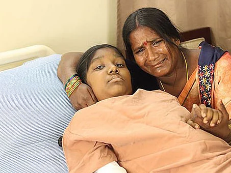 ஒரே பொண்ணு... உசுர காப்பாத்தி கொடுங்கய்யா! #Save_Bhulakshmi