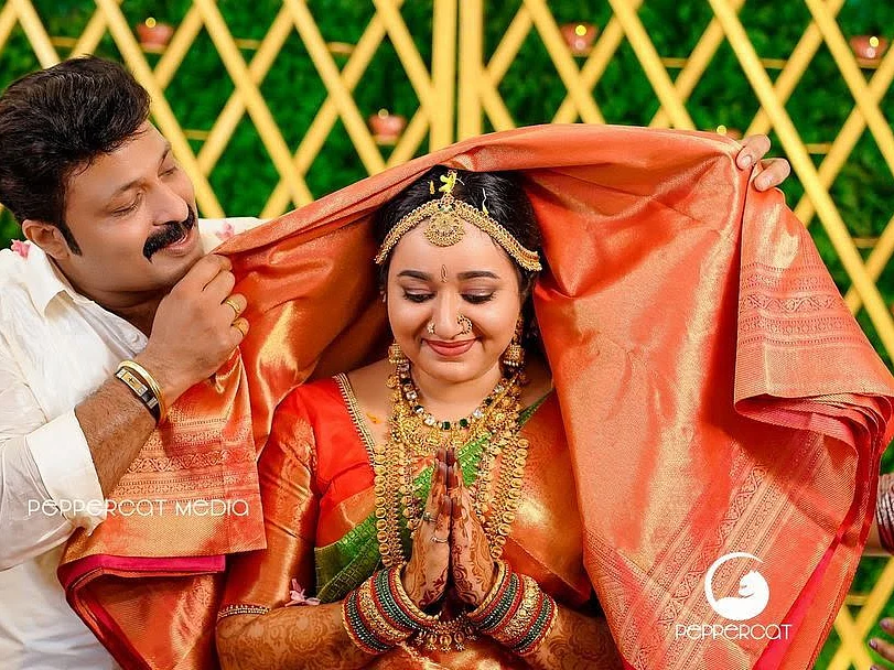 ``ரீல் ஜோடி, ரியல் ஜோடி ஆகணும்னு பேசினாங்க; அது உண்மையாகிடுச்சு!" - நடிகை சந்திரா லக்ஷ்மண் ஷேரிங்ஸ்