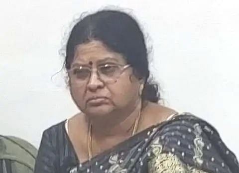 வேலூர்: `தீபாவளி வசூல்... லஞ்ச வழக்கு' -திருச்சிக்கு மாற்றப்பட்ட பொதுப்பணித்துறை அதிகாரியின் பின்னணி