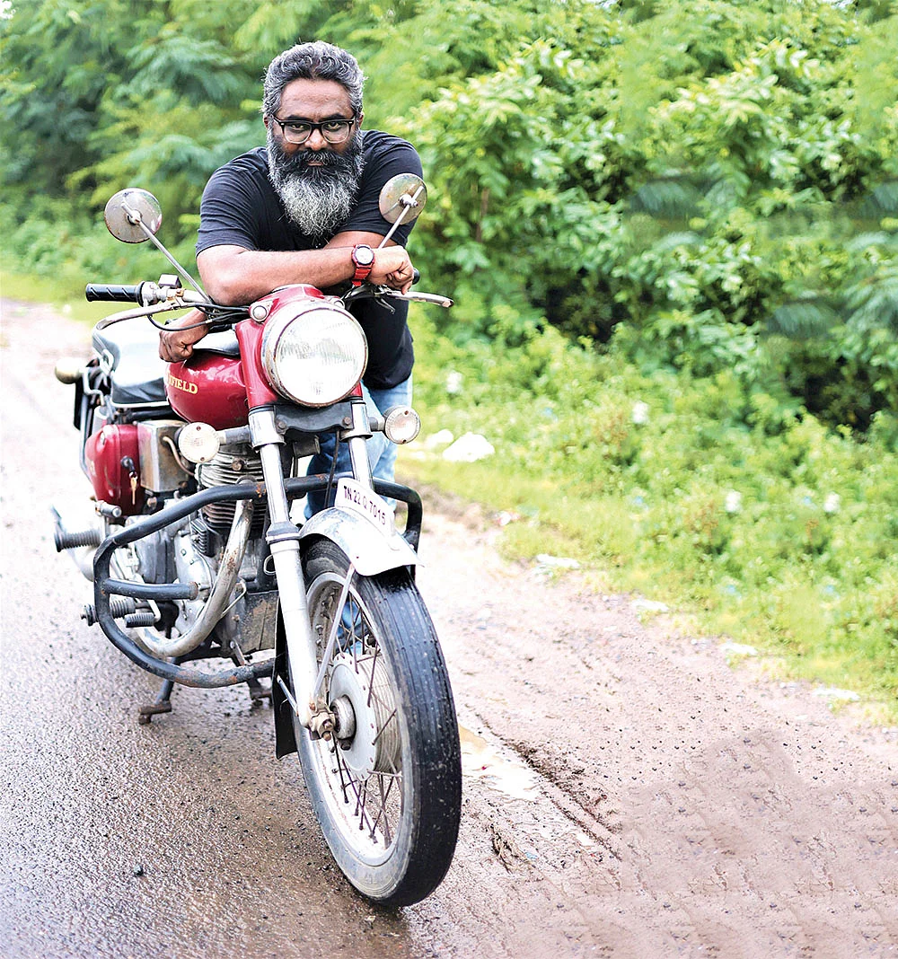 தீரன் புல்லட் அதிகாரம்!