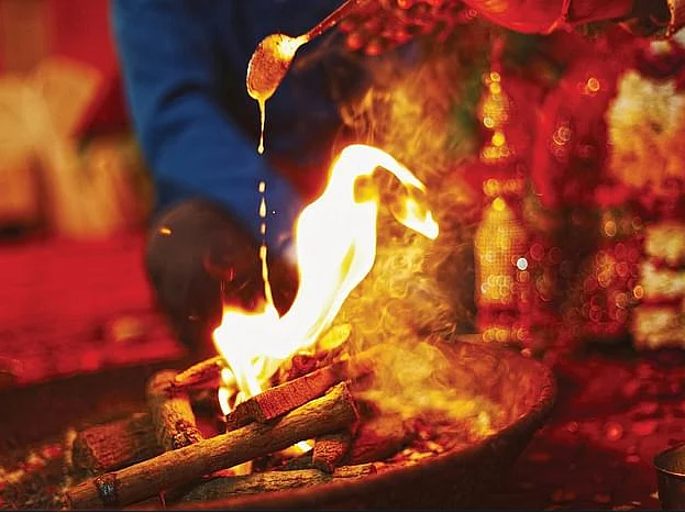 ஸ்ரீகும்ப குருப்பெயர்ச்சி பரிகார மஹாஹோமம்: யாரெல்லாம் செய்ய வேண்டும்? குருப்பெயர்ச்சி வழிகாட்டல்!