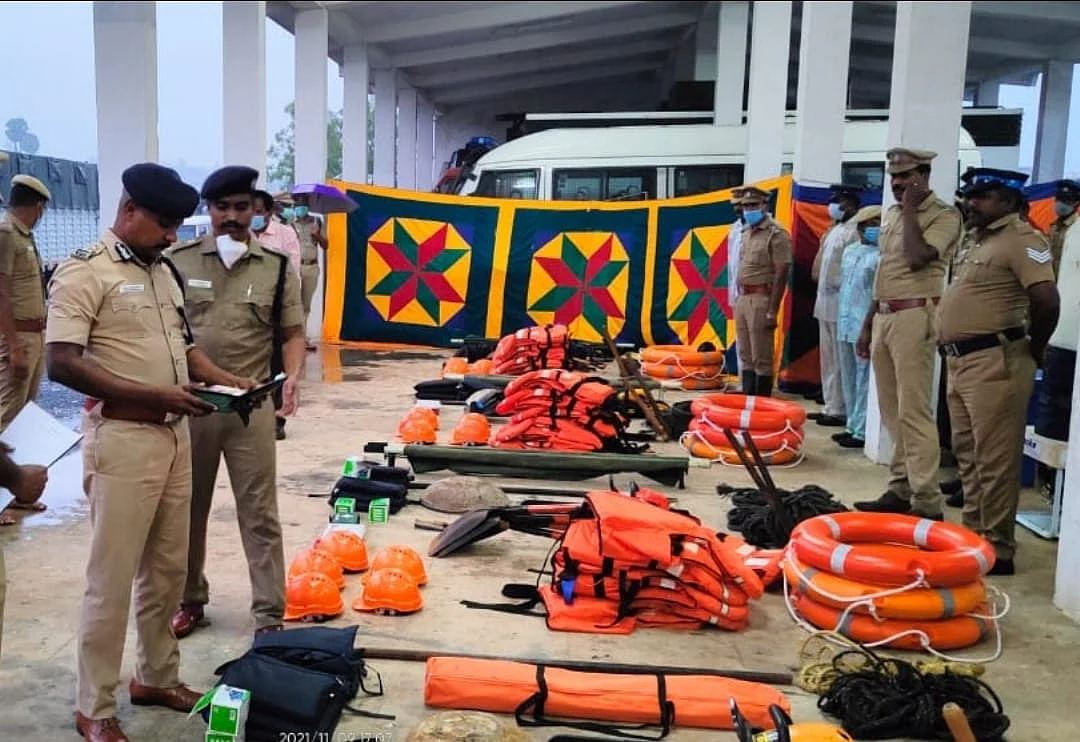 மீட்புக்குழு